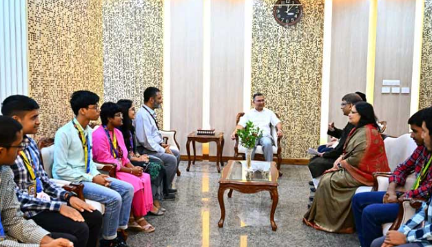 গণিত অলিম্পিয়াডজয়ীদের অভিনন্দন, শিক্ষাক্ষেত্রে সহযোগিতার আশ্বাস প্রধানমন্ত্রীর